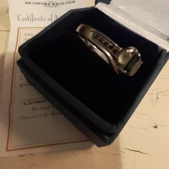 Black Velvet ring - Picture 3 of 4